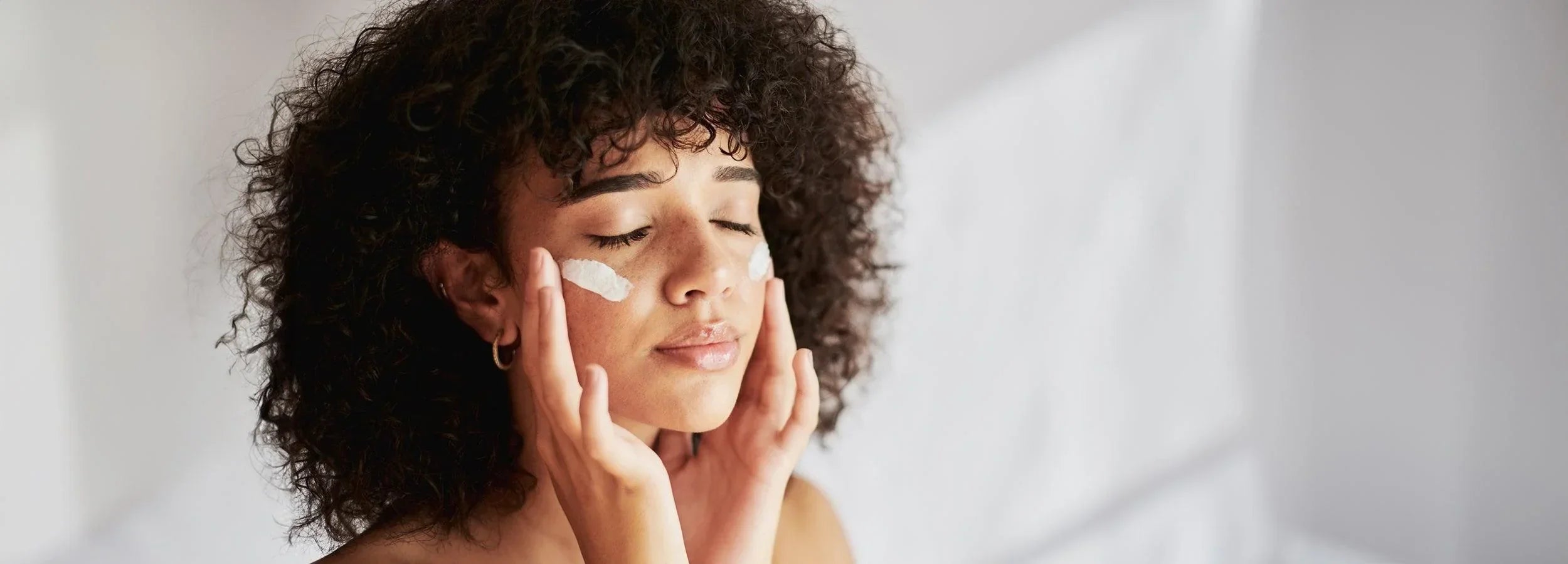 Beginner Skincare Routine: A Simple AM and PM Guide